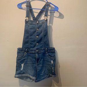 Super cute Jean shortalls